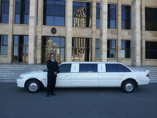 limousine-601462_1280.jpg