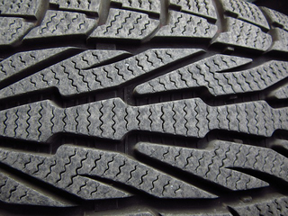 winter-tires-1011442_640-thumbnail2.jpg